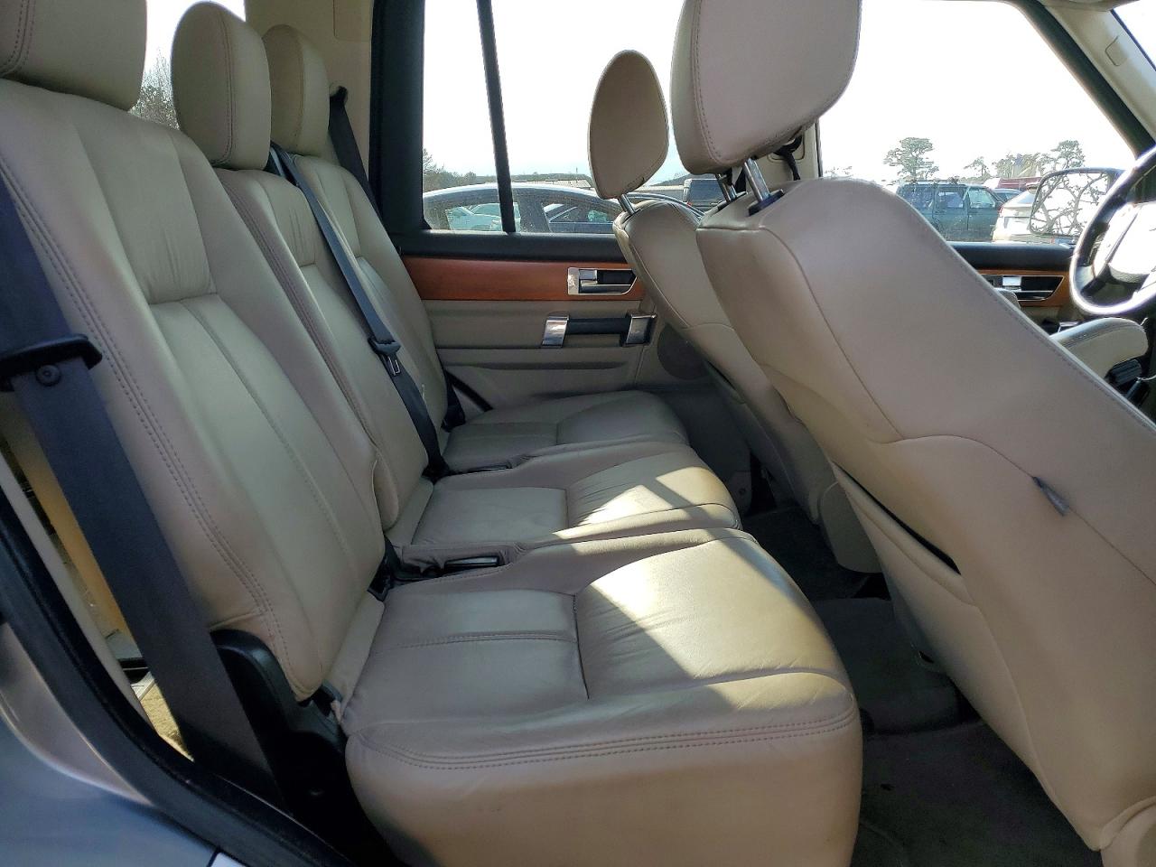 2011 LAND ROVER LR4 photo 11