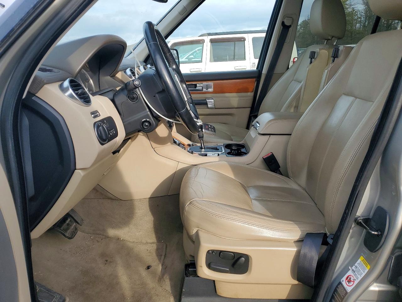 2011 LAND ROVER LR4 photo 7