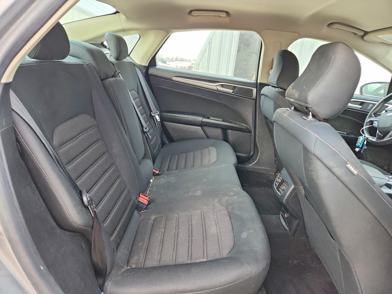 2020 FORD FUSION SE photo 10