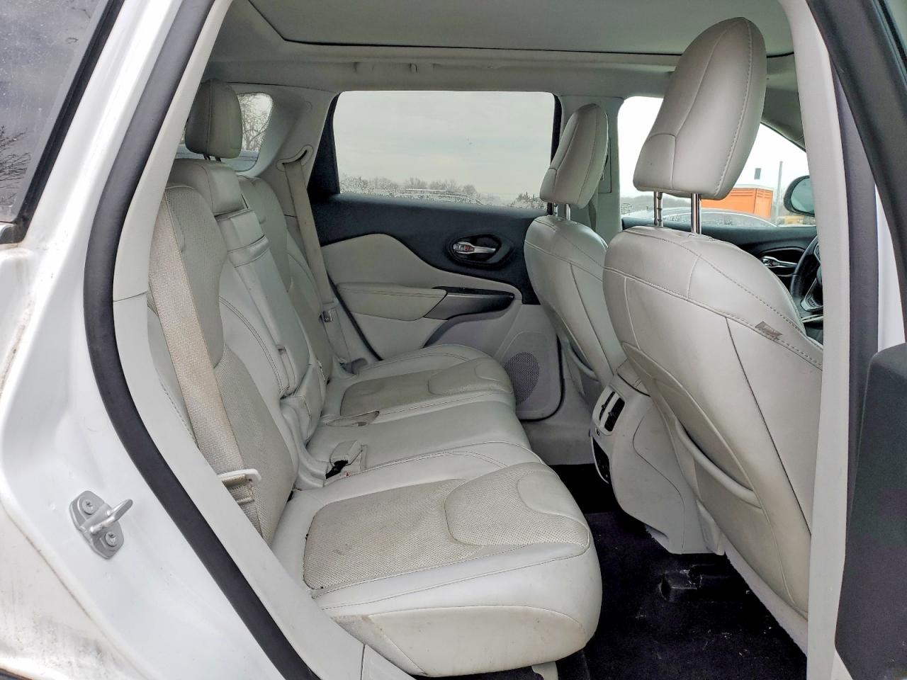 2019 JEEP CHEROKEE LIMITED photo 11