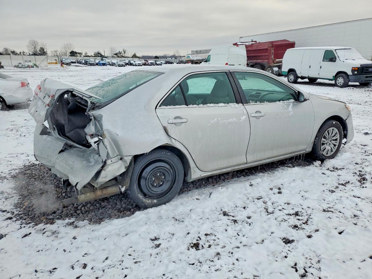 2012 TOYOTA CAMRY BASE photo 3