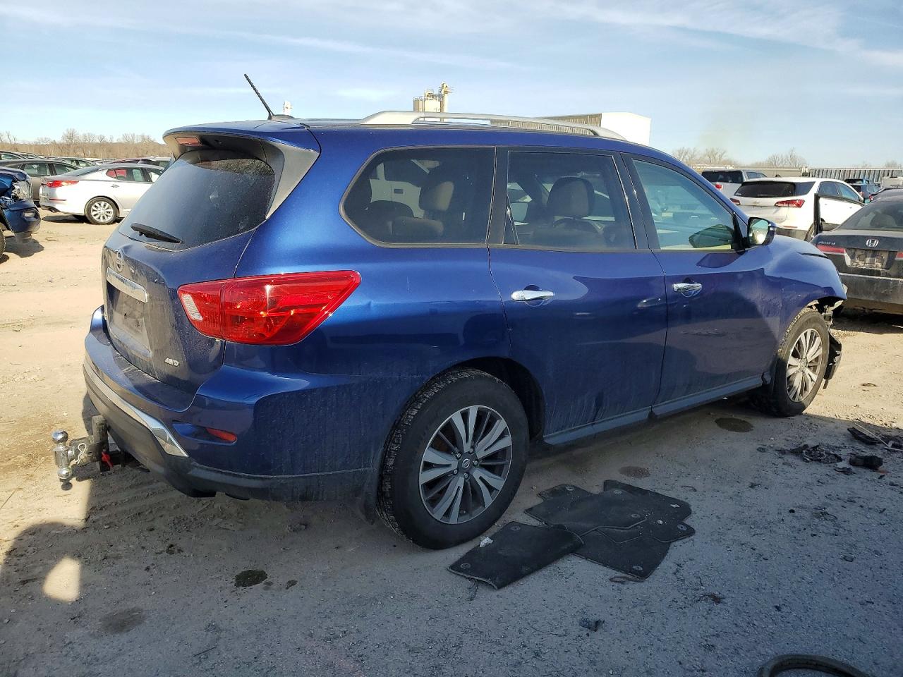 2017 NISSAN PATHFINDER S photo 3