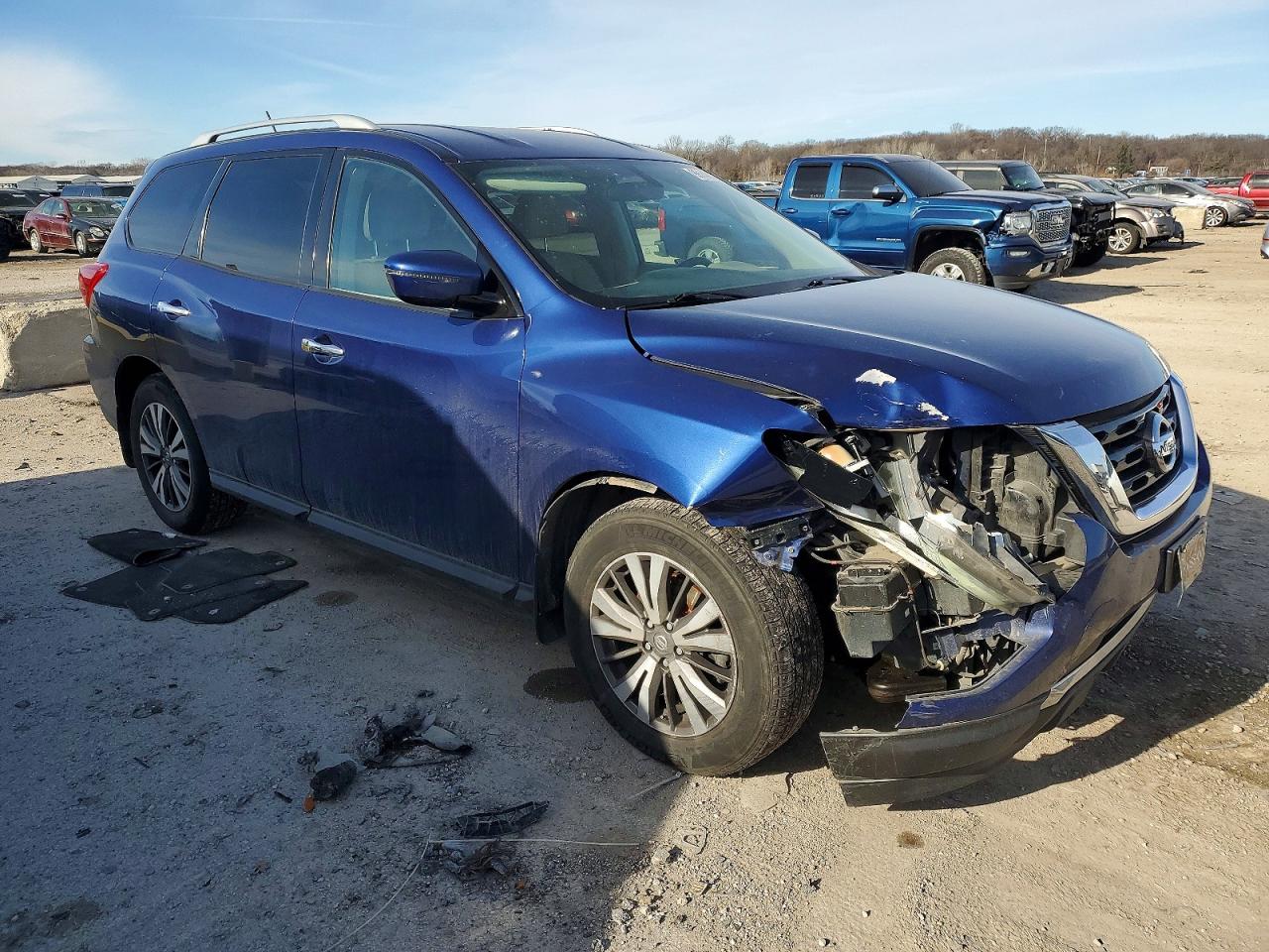 2017 NISSAN PATHFINDER S photo 4
