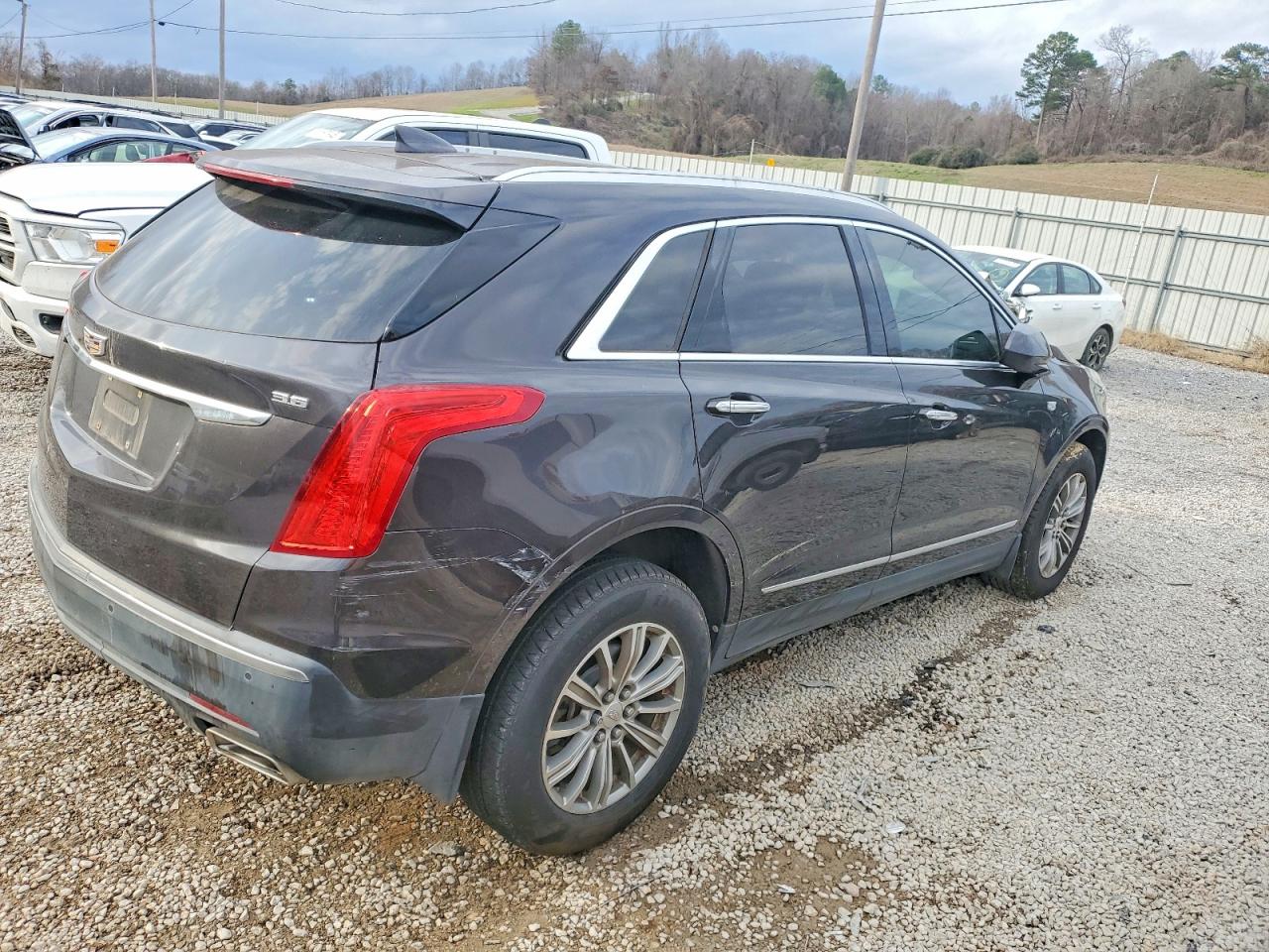 2017 CADILLAC XT5 LUXURY photo 3