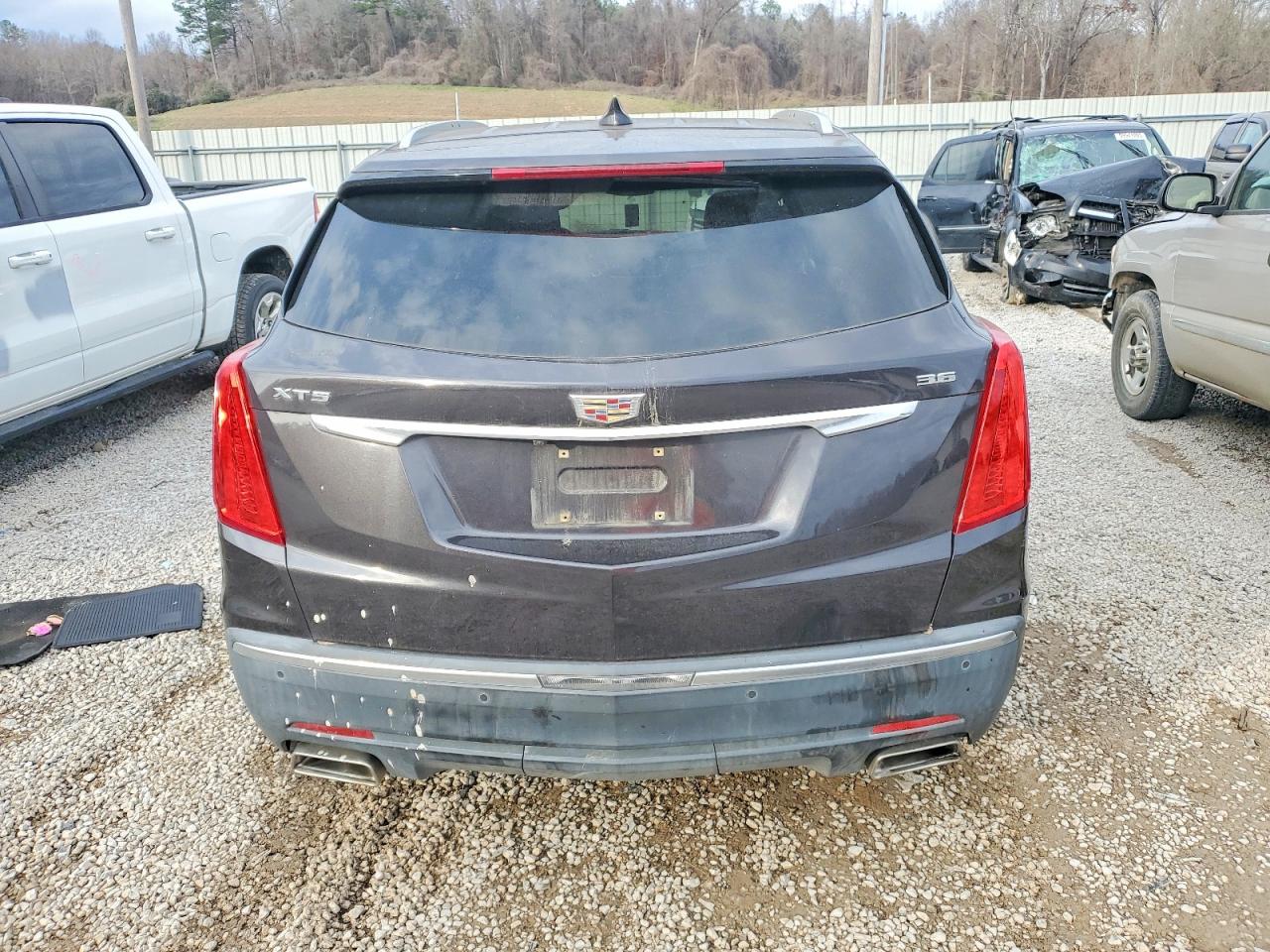 2017 CADILLAC XT5 LUXURY photo 6