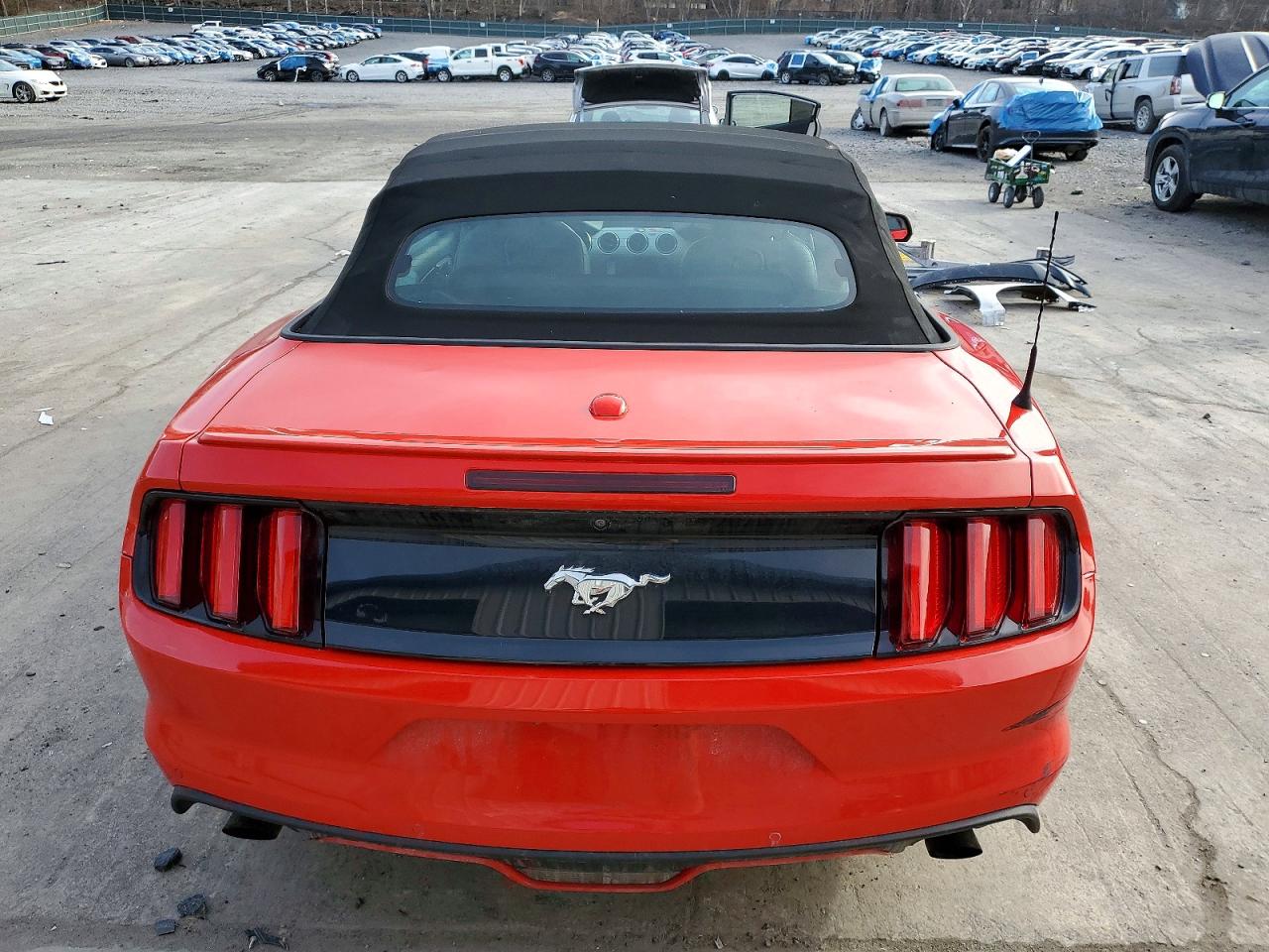 2017 FORD MUSTANG photo 6