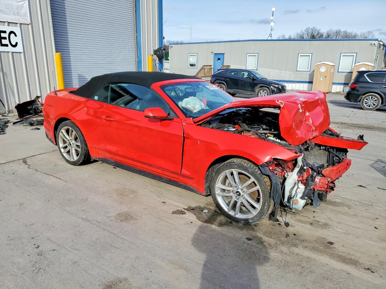2017 FORD MUSTANG photo 4