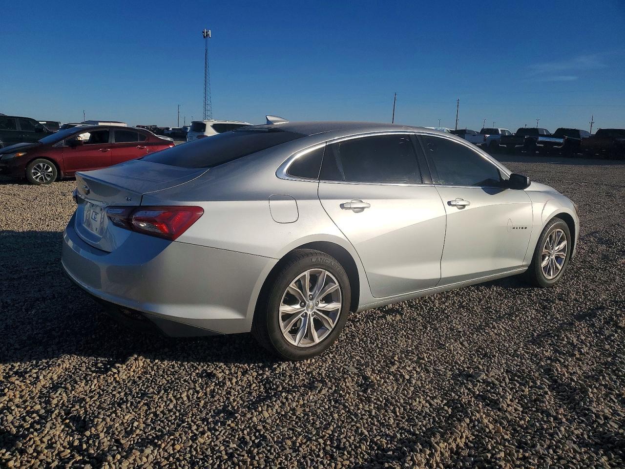 2022 CHEVROLET MALIBU LT photo 3