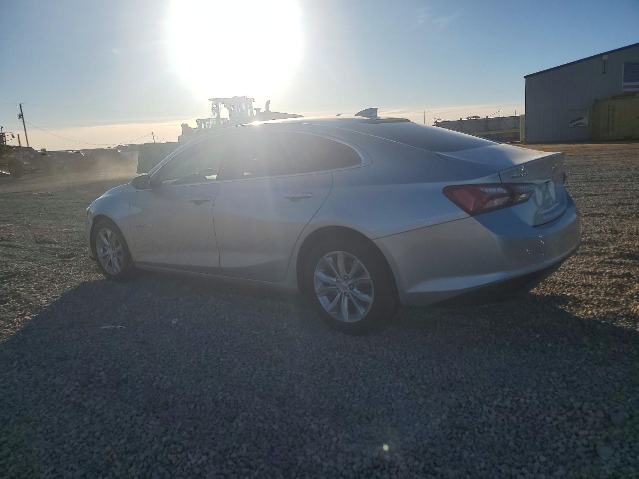2022 CHEVROLET MALIBU LT photo 2