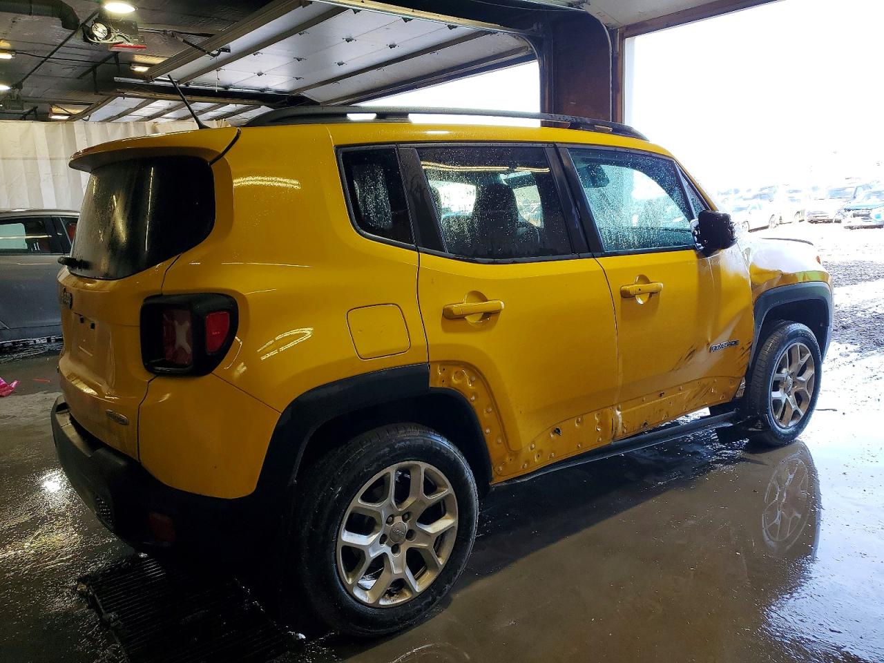 2017 JEEP RENEGADE LATITUDE photo 3