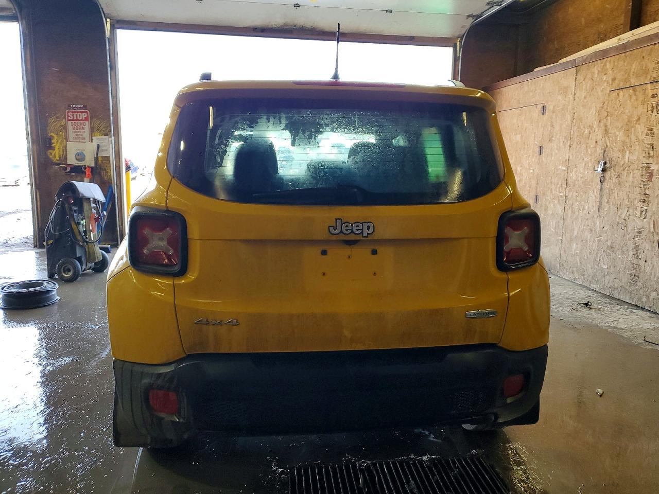 2017 JEEP RENEGADE LATITUDE photo 6