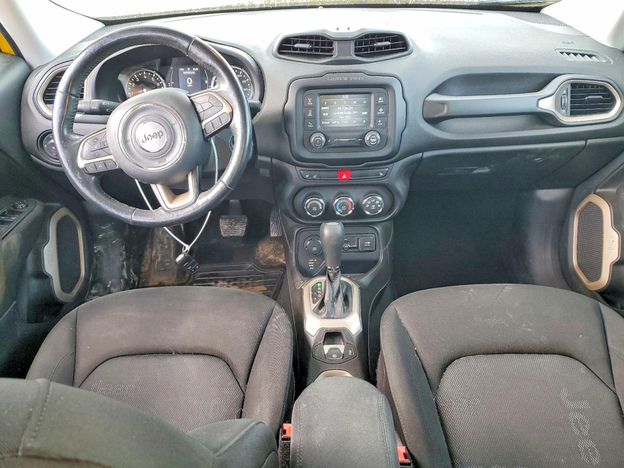 2017 JEEP RENEGADE LATITUDE photo 8