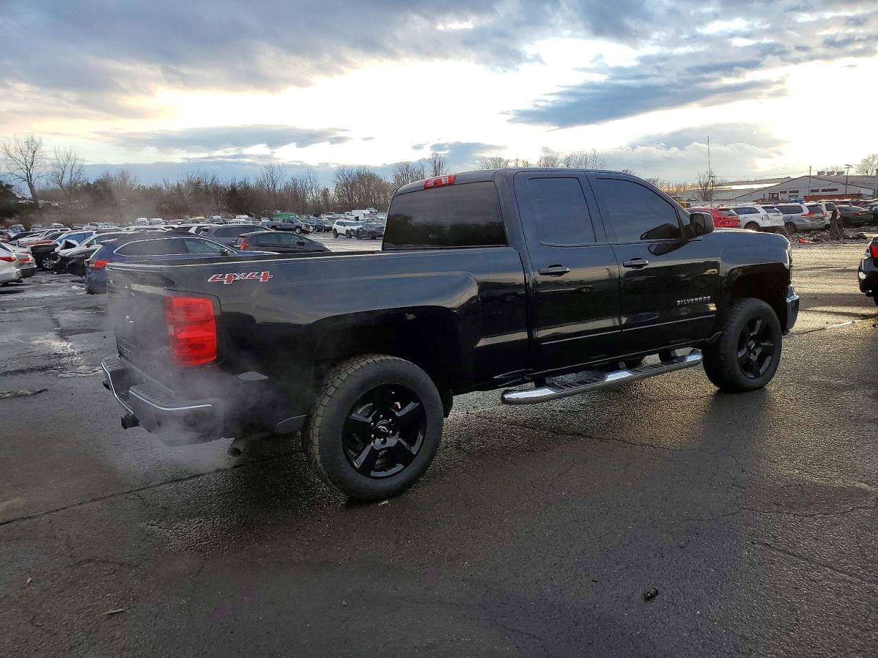 2015 CHEVROLET SILVERADO K1500 LT photo 3