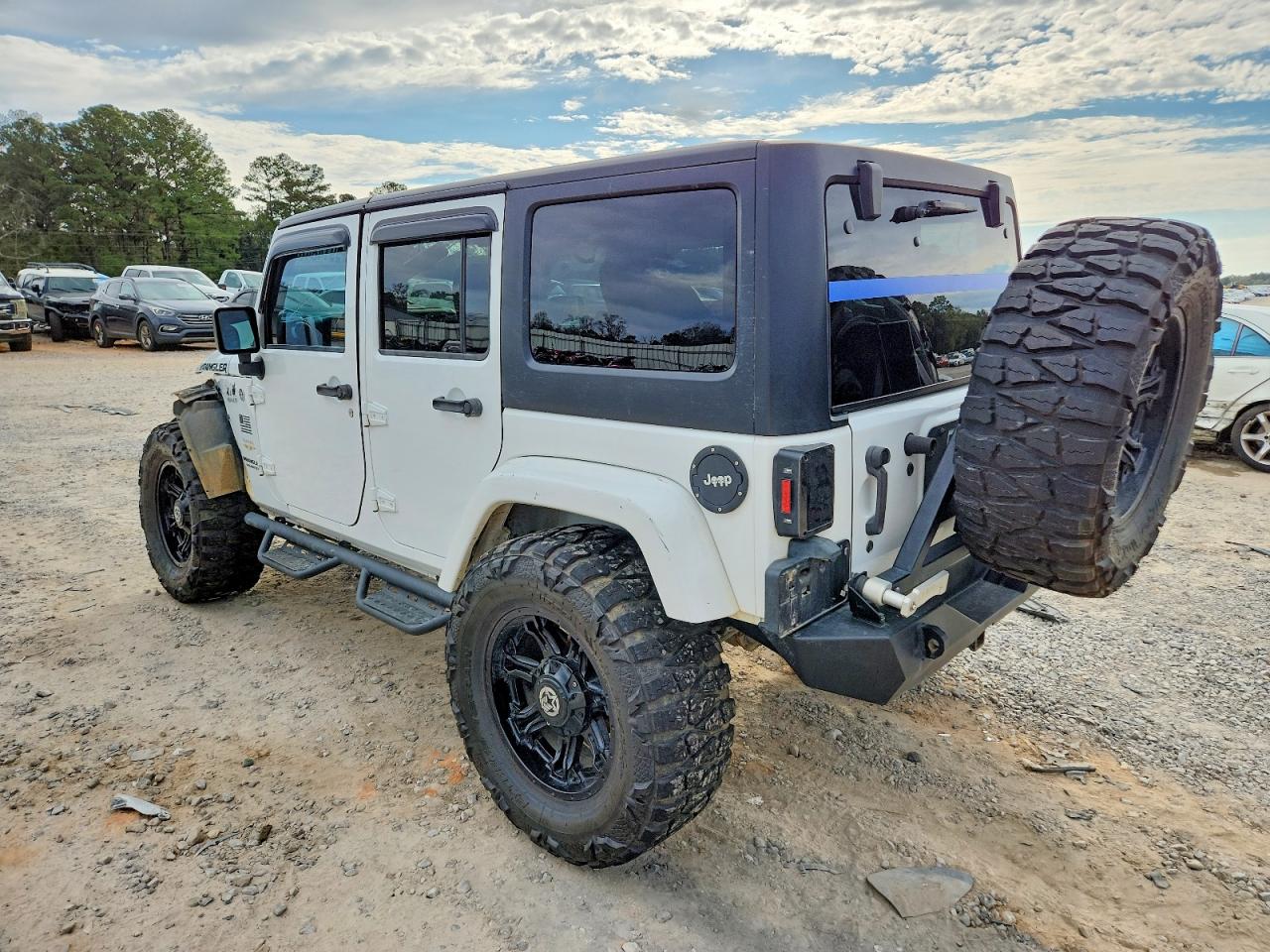 2015 JEEP WRANGLER UNLIMITED SAHARA photo 2