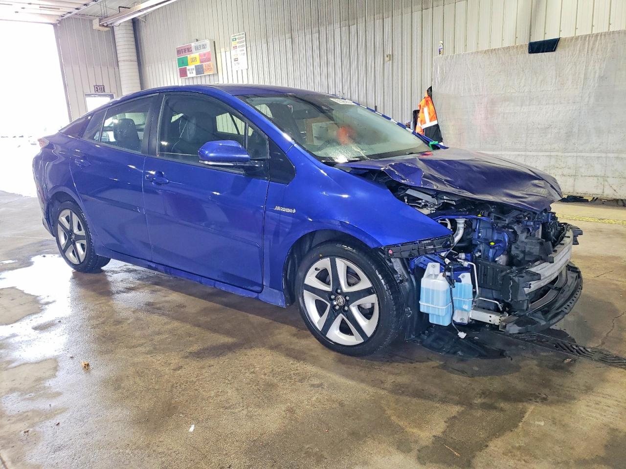 2017 TOYOTA PRIUS photo 4