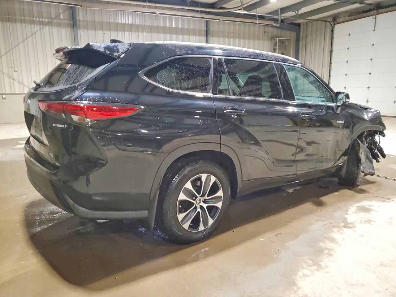 2021 TOYOTA HIGHLANDER HYBRID XLE photo 3