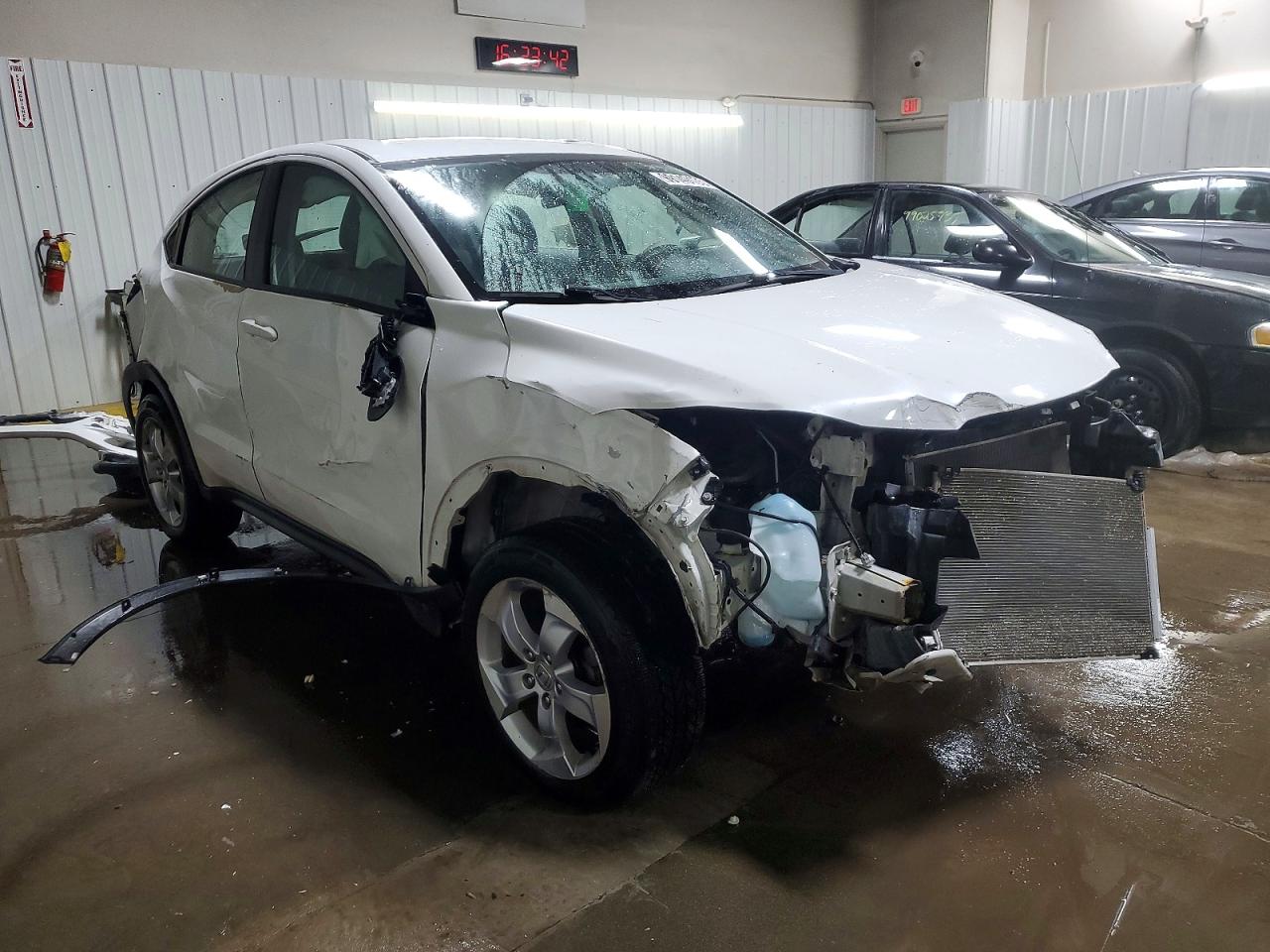 2016 HONDA HR-V LX photo 4