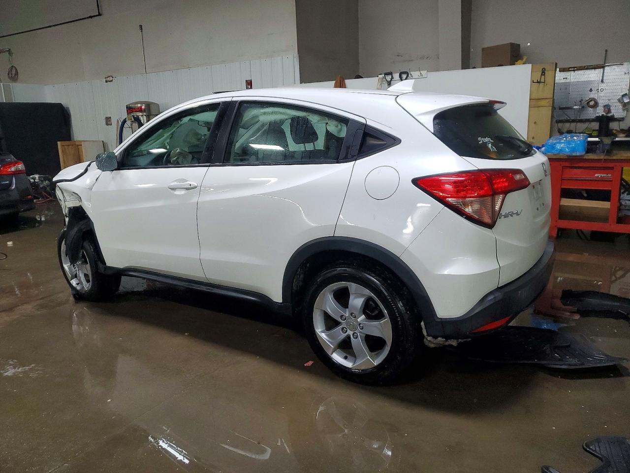 2016 HONDA HR-V LX photo 2