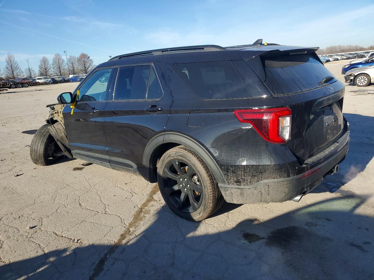 2023 FORD EXPLORER ST-LINE photo 2