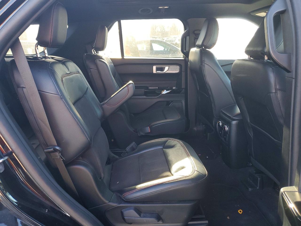 2023 FORD EXPLORER ST-LINE photo 10