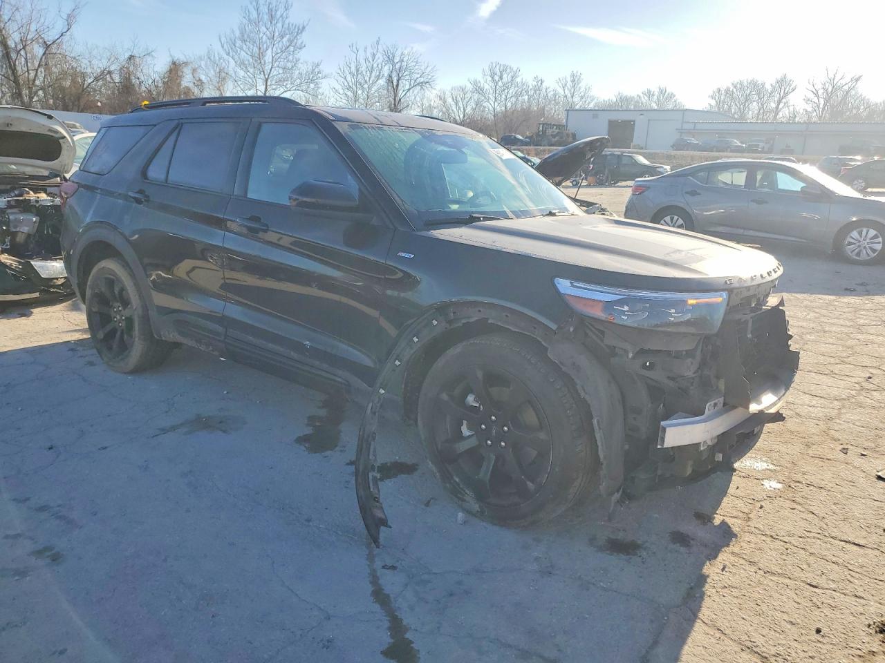 2023 FORD EXPLORER ST-LINE photo 4