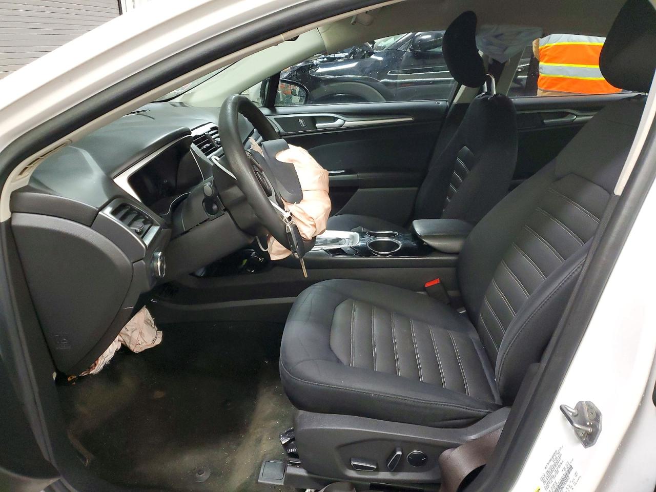 2013 FORD FUSION SE photo 7