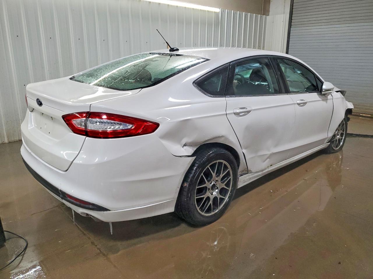 2013 FORD FUSION SE photo 3