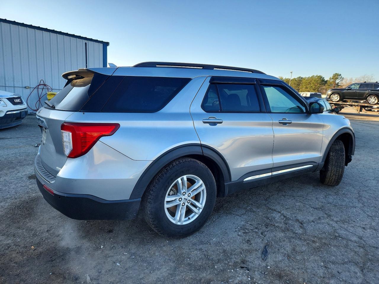 2020 FORD EXPLORER XLT photo 3
