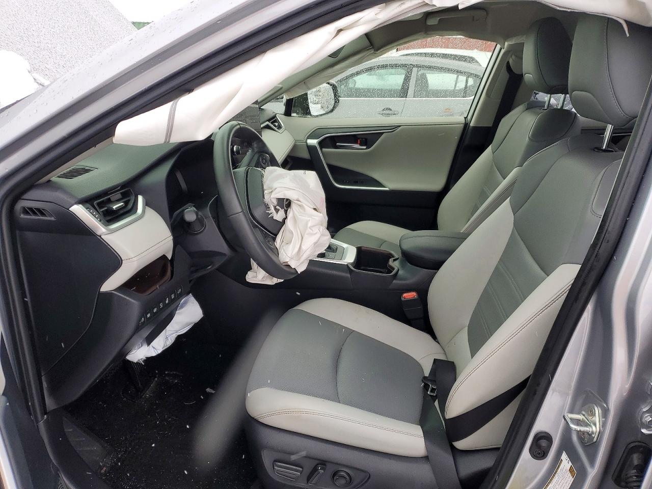 2024 TOYOTA RAV4 LIMITED photo 7