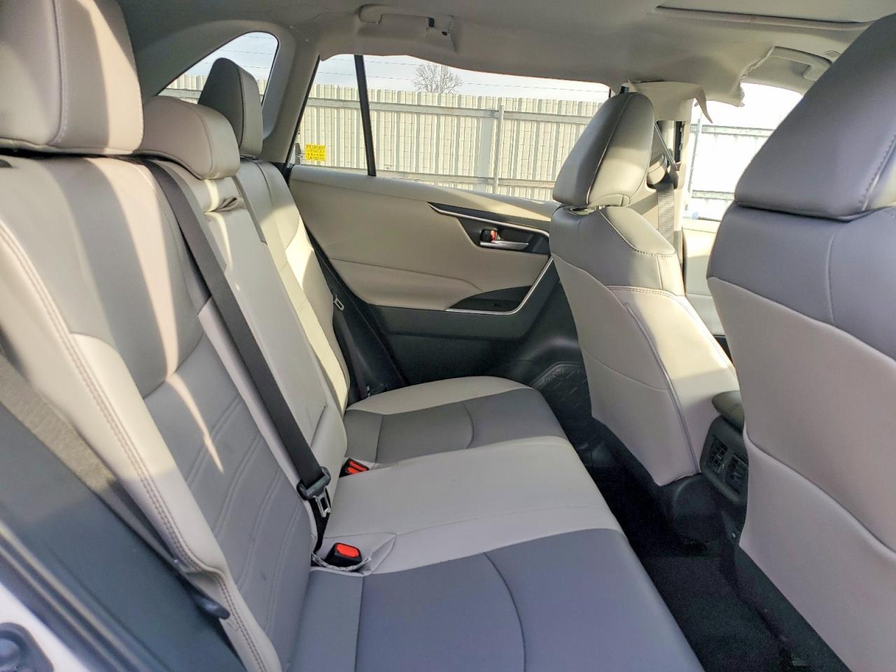 2024 TOYOTA RAV4 XLE PREMIUM photo 11
