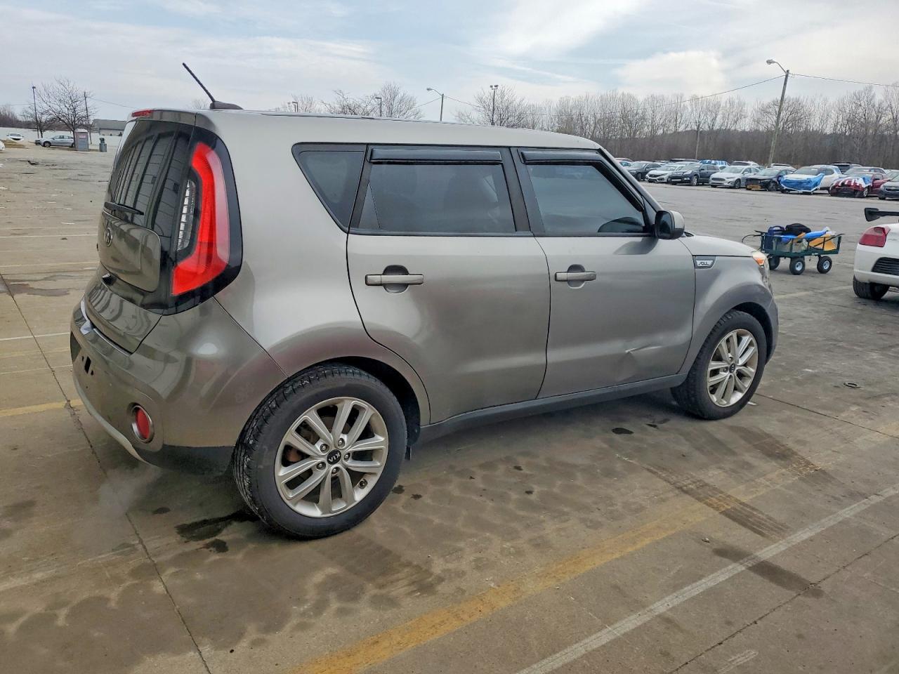 2018 KIA SOUL + photo 3