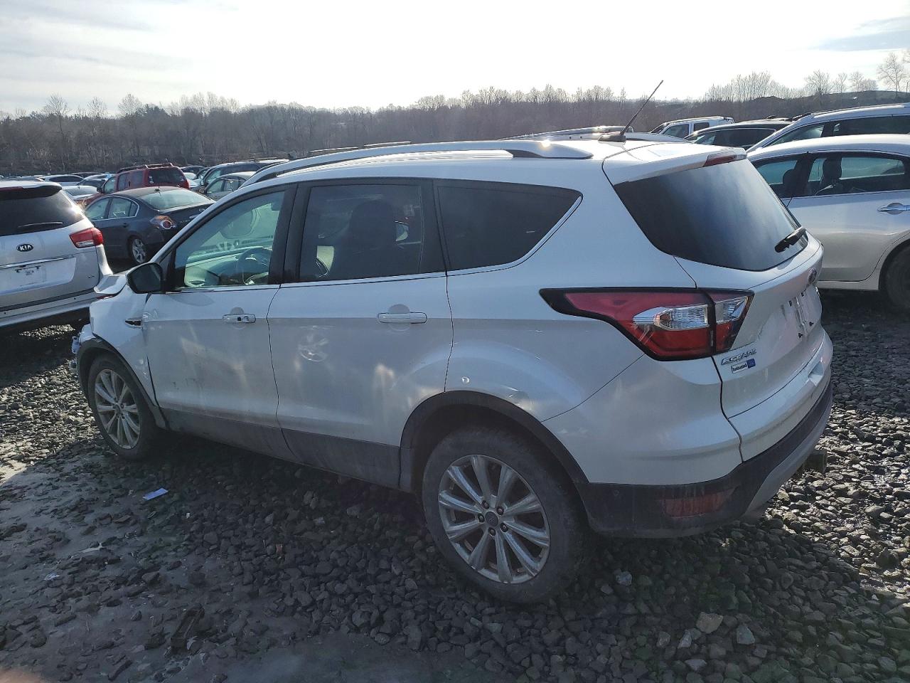 2017 FORD ESCAPE TITANIUM photo 2