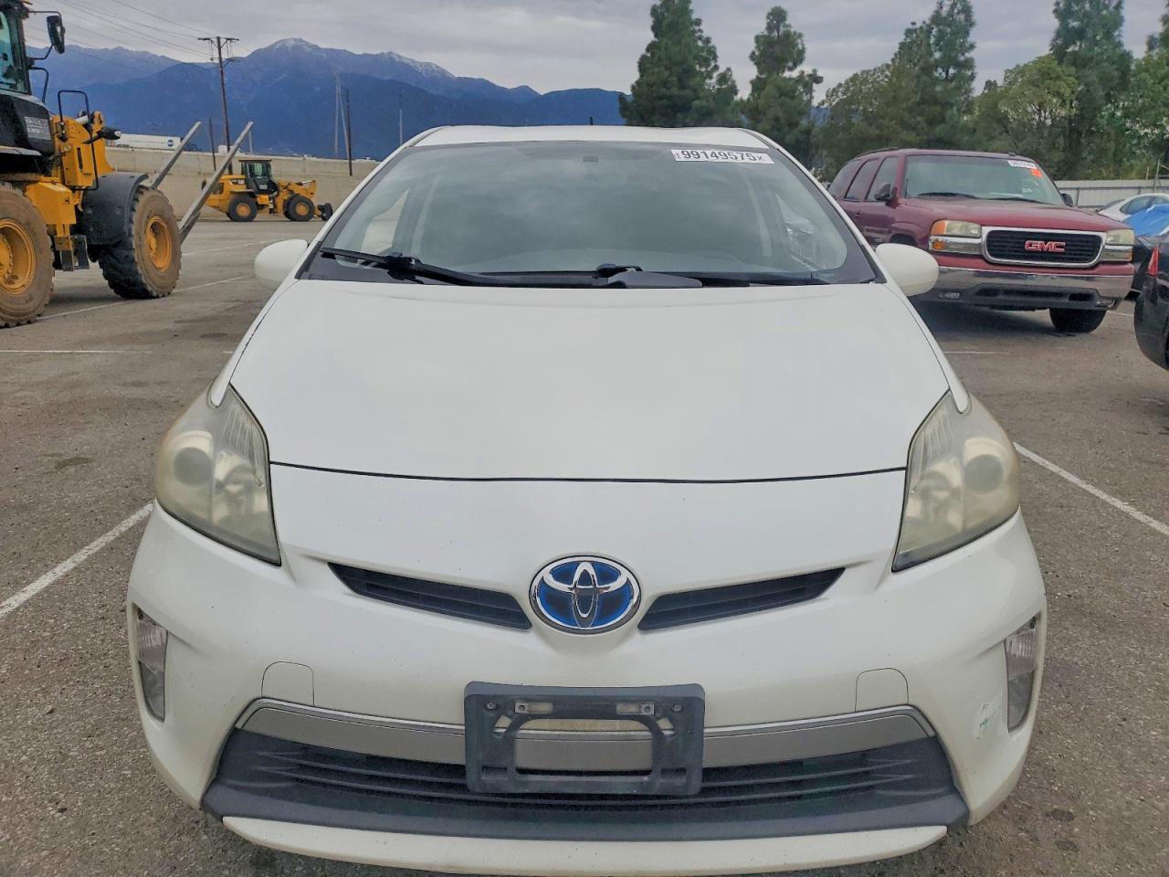 2014 TOYOTA PRIUS PLUG-IN photo 5