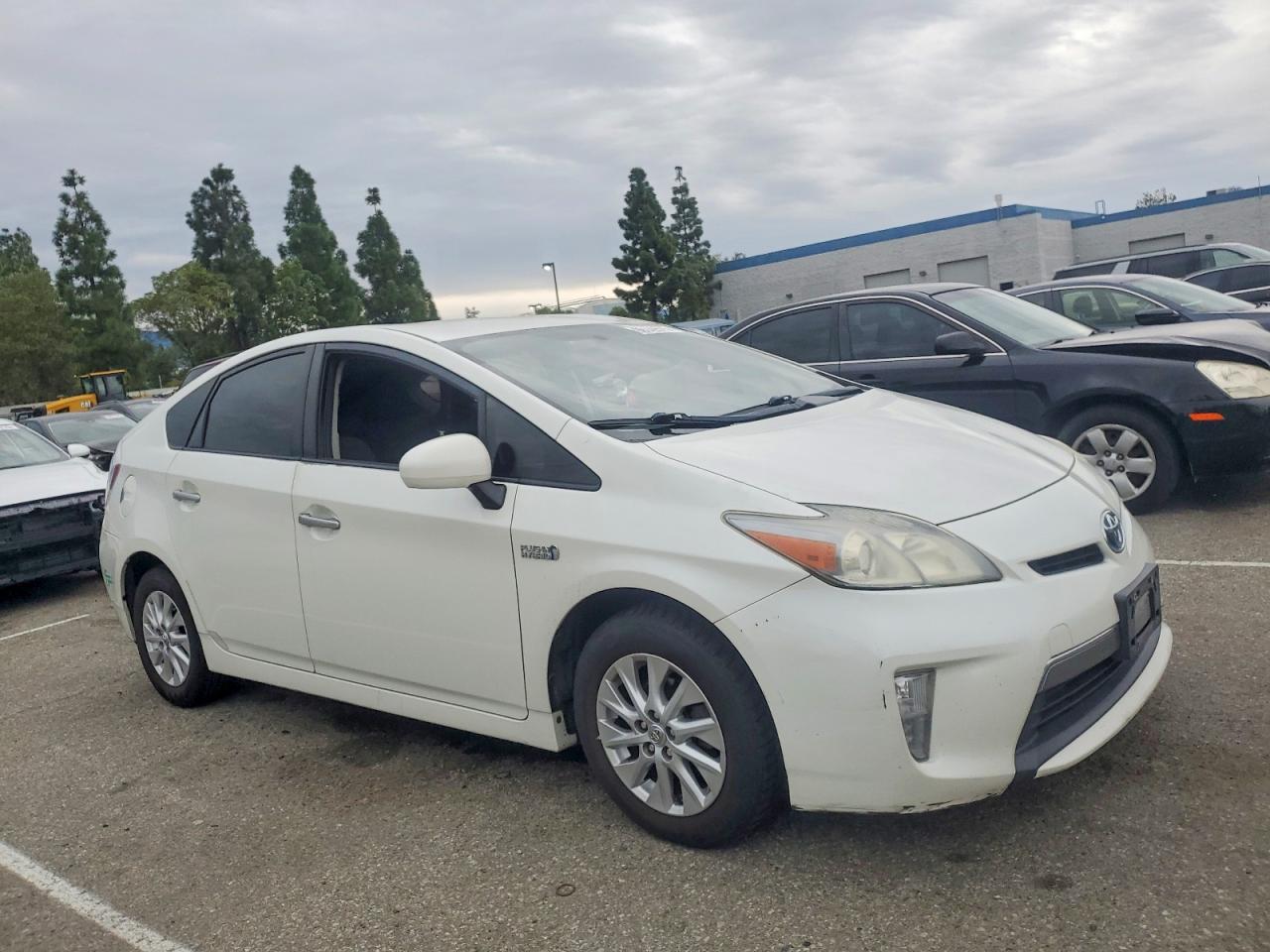 2014 TOYOTA PRIUS PLUG-IN photo 4