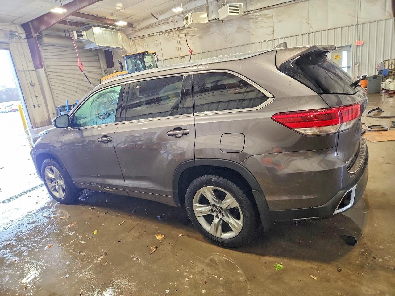2019 TOYOTA HIGHLANDER LIMITED photo 2