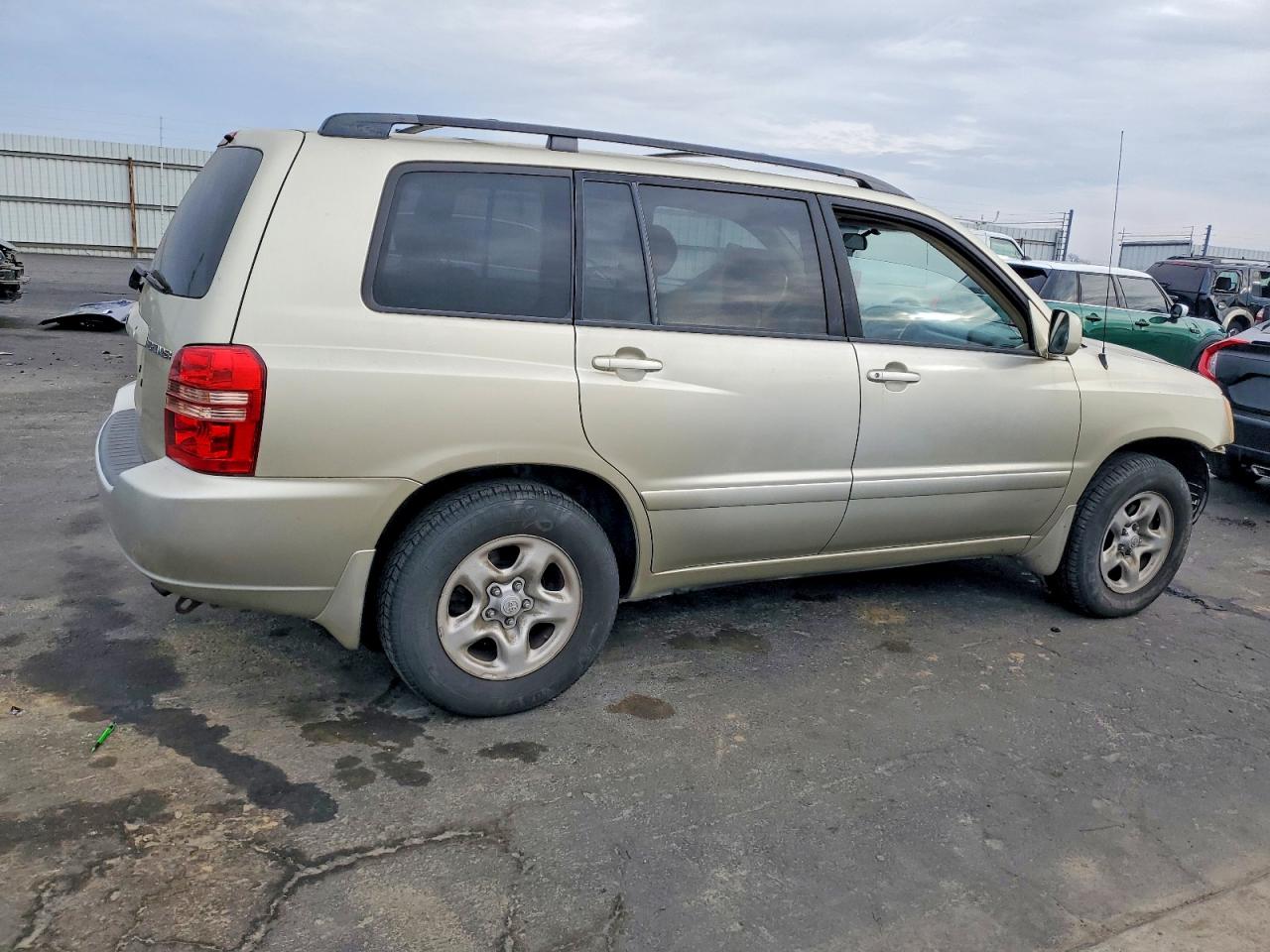 2003 TOYOTA HIGHLANDER photo 3