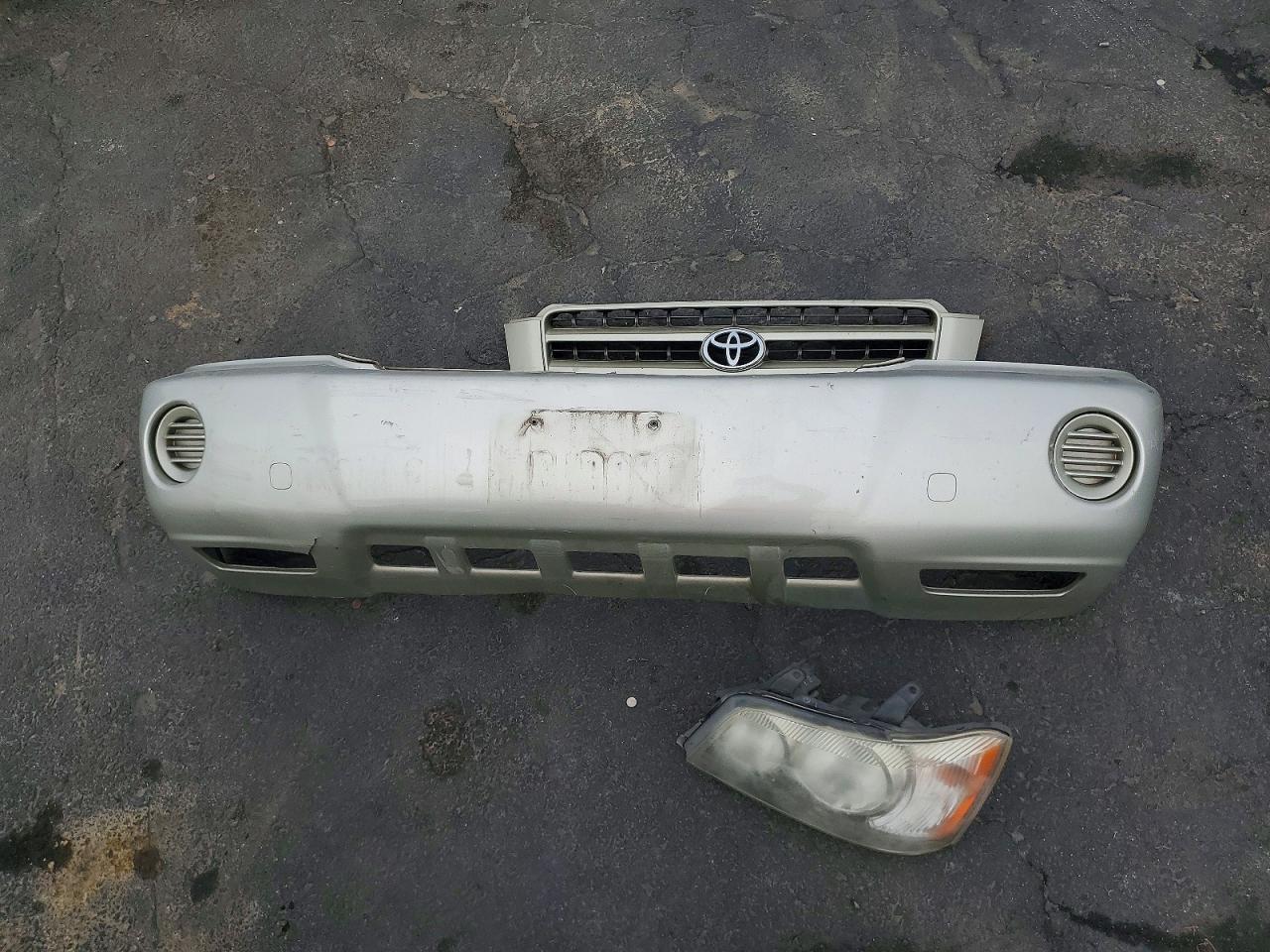 2003 TOYOTA HIGHLANDER photo 13