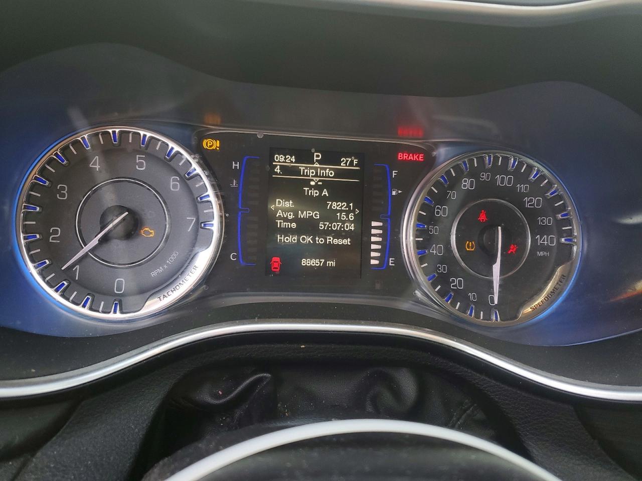 2015 CHRYSLER 200 LIMITED photo 9