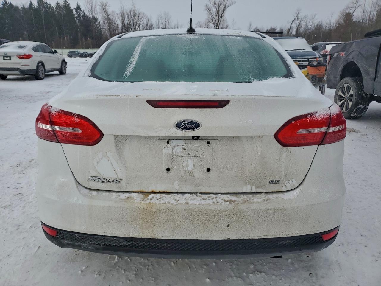2015 FORD FOCUS SE photo 6