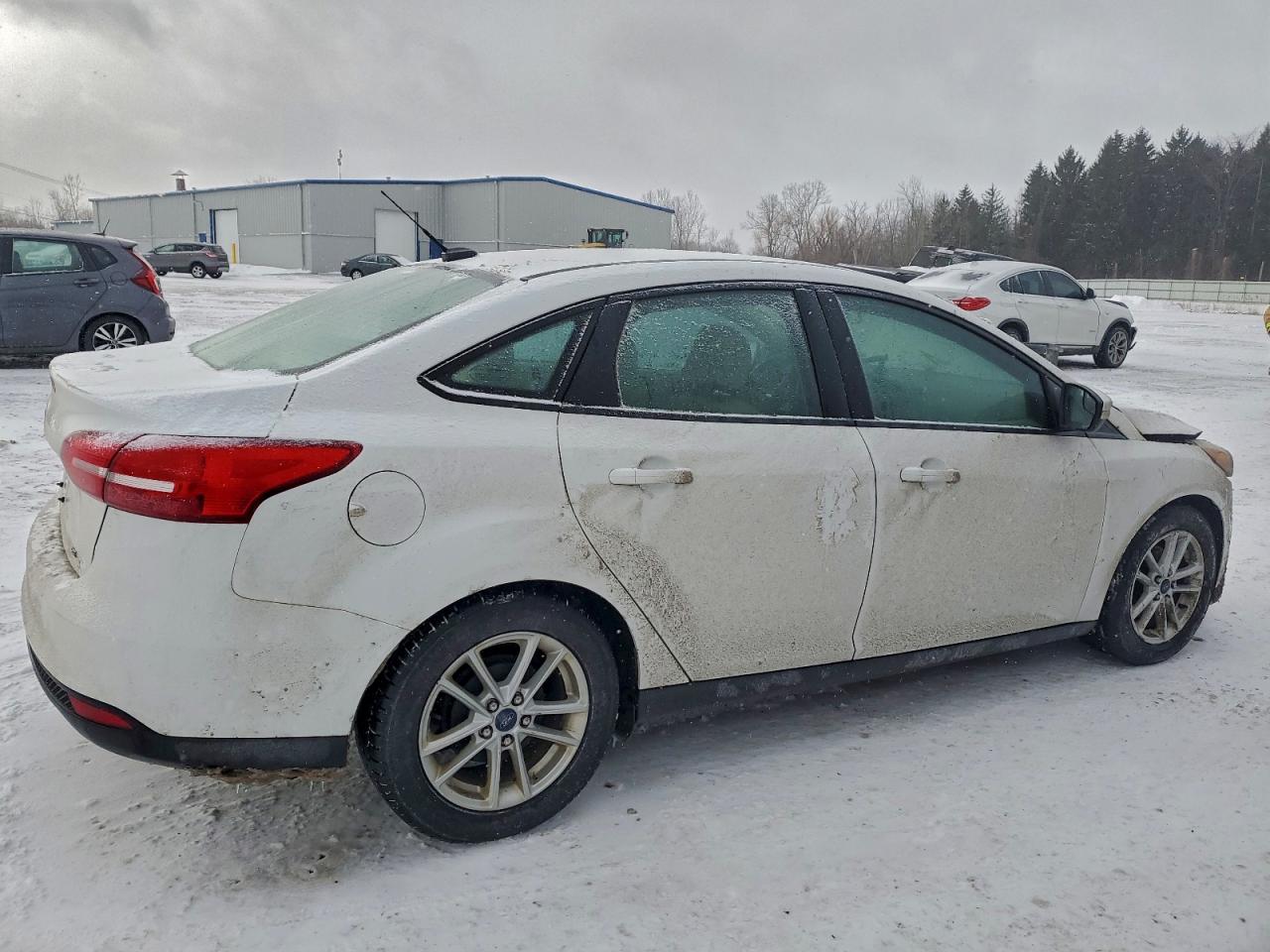 2015 FORD FOCUS SE photo 3