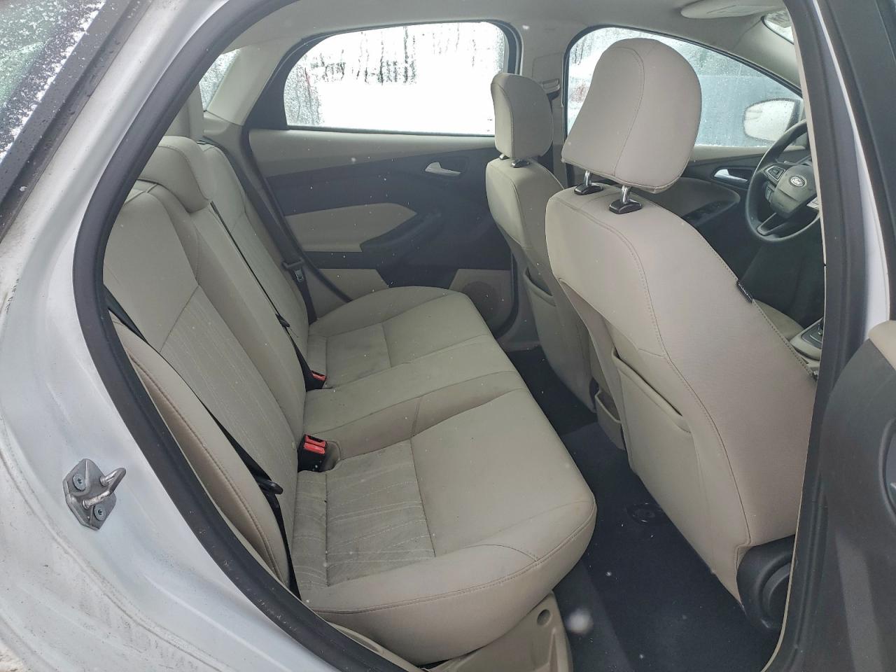 2015 FORD FOCUS SE photo 10