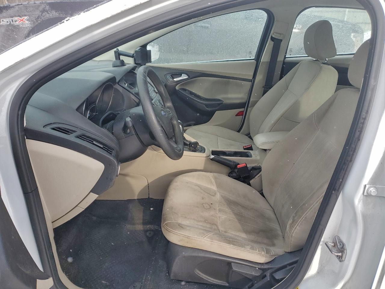 2015 FORD FOCUS SE photo 7