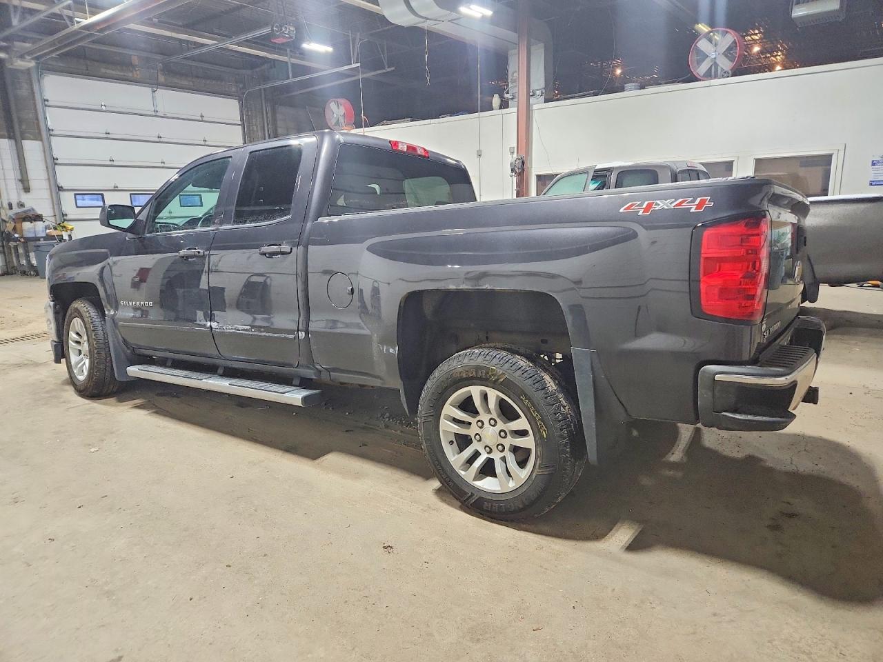 2016 CHEVROLET SILVERADO K1500 LT photo 2