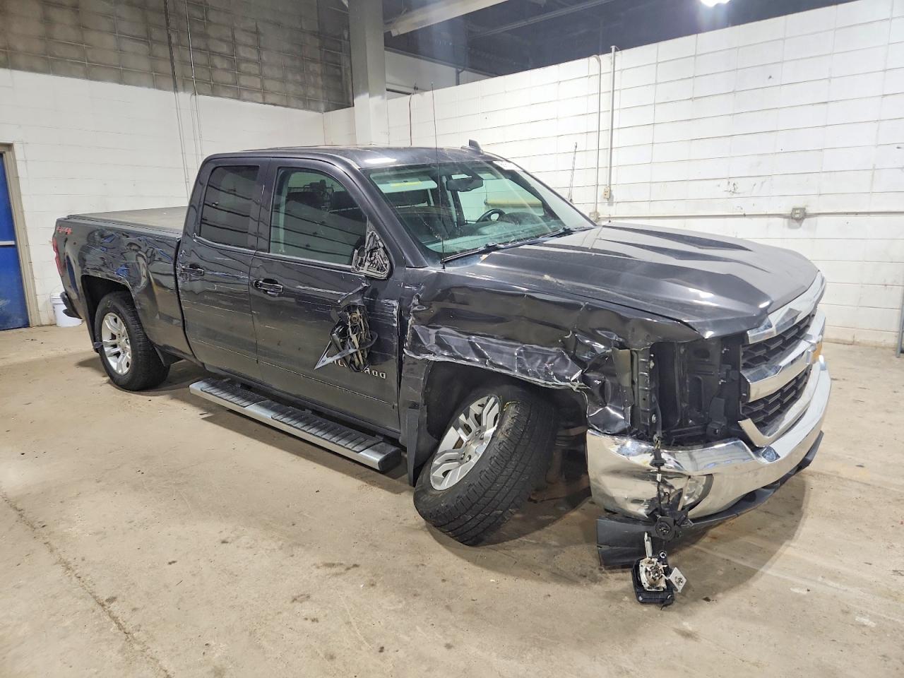 2016 CHEVROLET SILVERADO K1500 LT photo 4