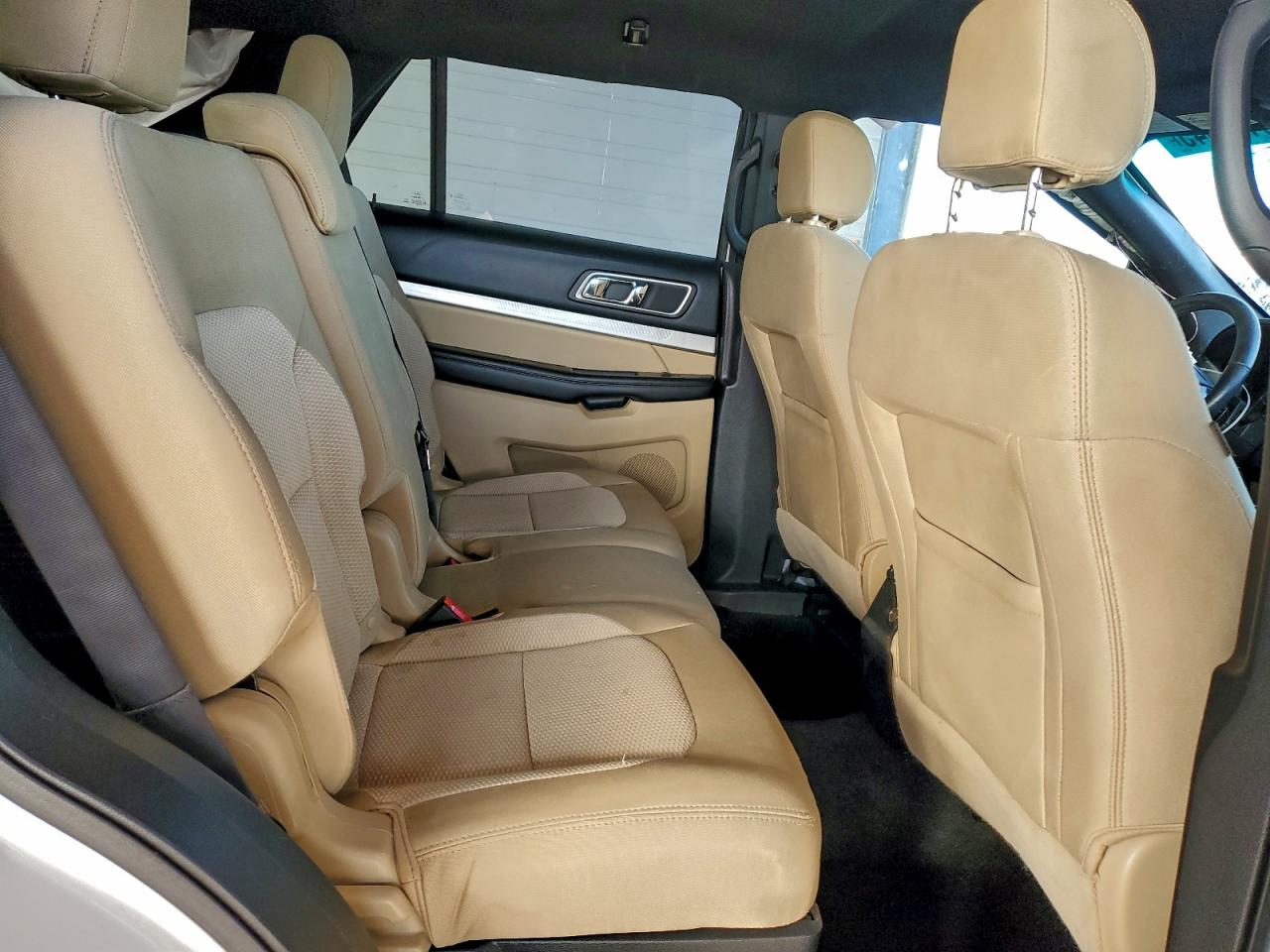 2016 FORD EXPLORER XLT photo 11