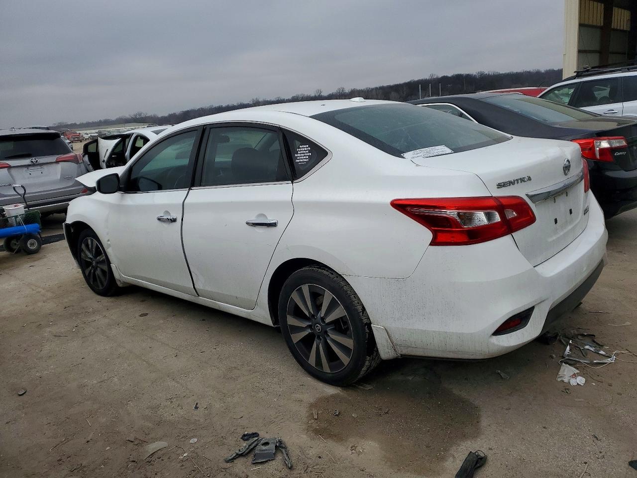 2019 NISSAN SENTRA S photo 3