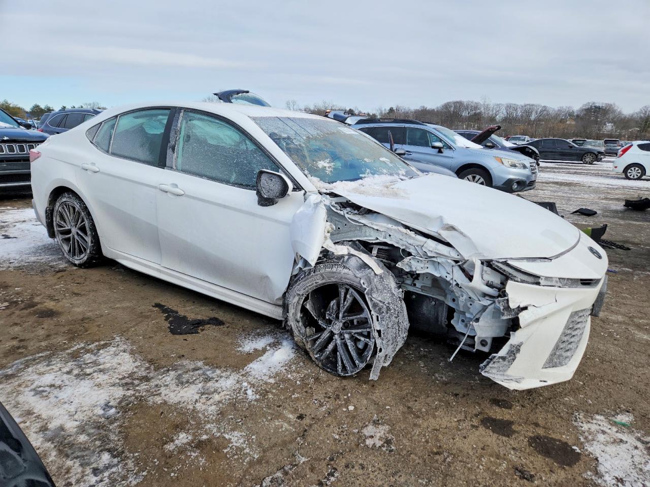 2025 TOYOTA CAMRY XSE photo 4