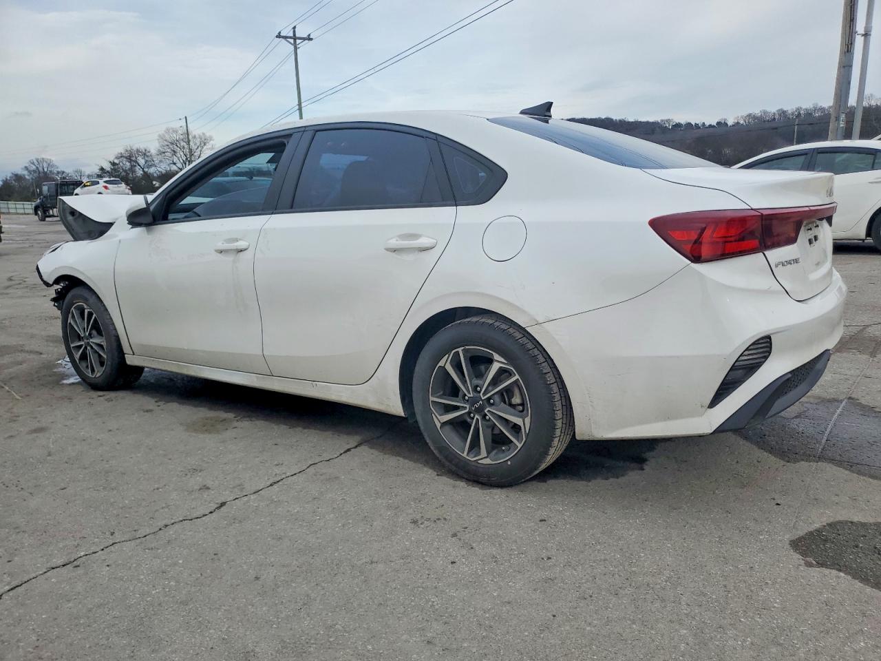 2023 KIA FORTE LX photo 2