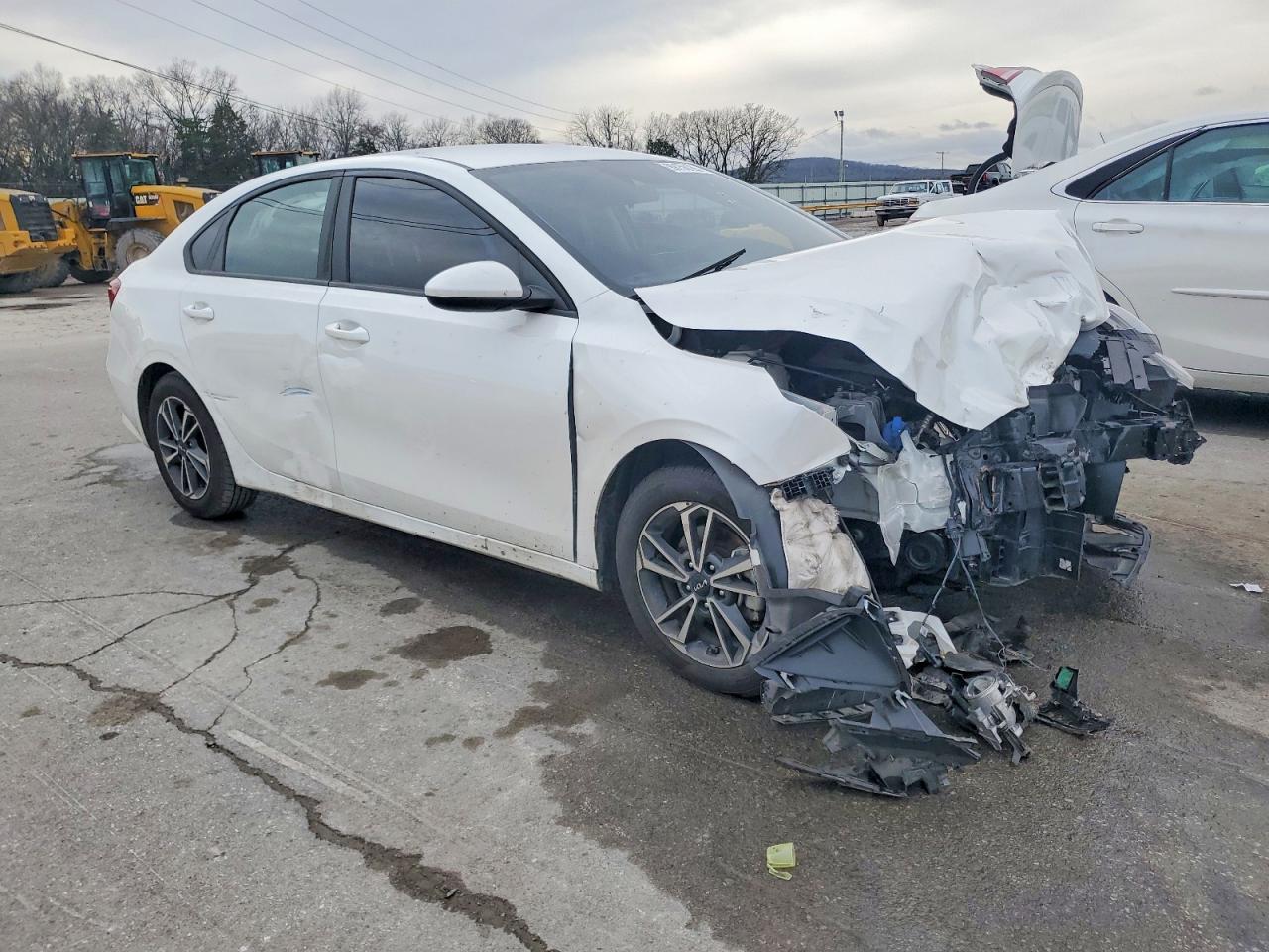 2023 KIA FORTE LX photo 4