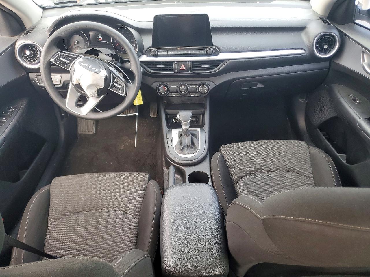 2023 KIA FORTE LX photo 8